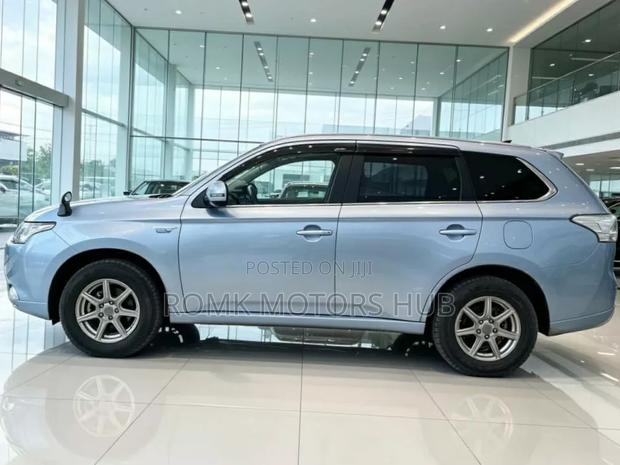 Mitsubishi Outlander 2015 Blue