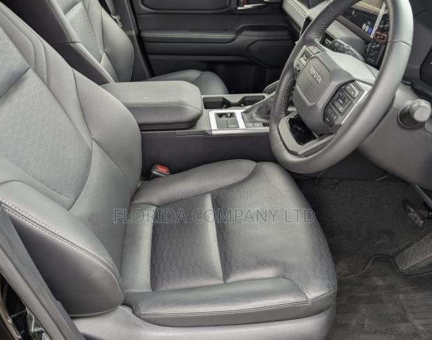 Toyota Land Cruiser 2025 Black