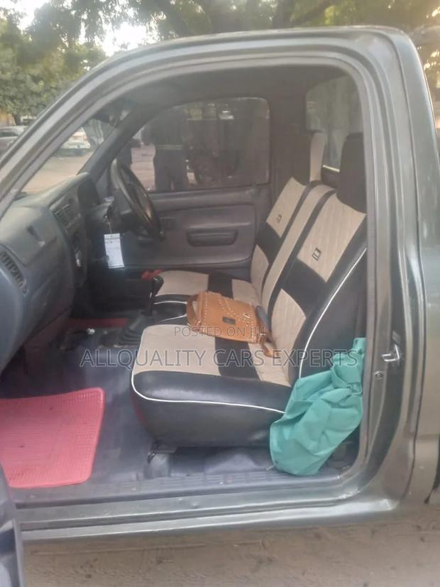 Toyota Hilux 1997 Gray