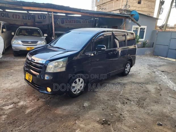 Toyota Noah 2008 Black