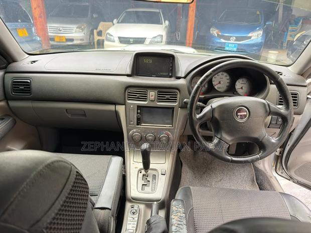 Subaru Forester 2004 Silver