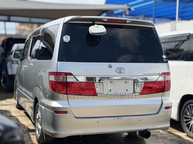 Toyota Alphard 2.4 Petrol FWD 2004 Silver