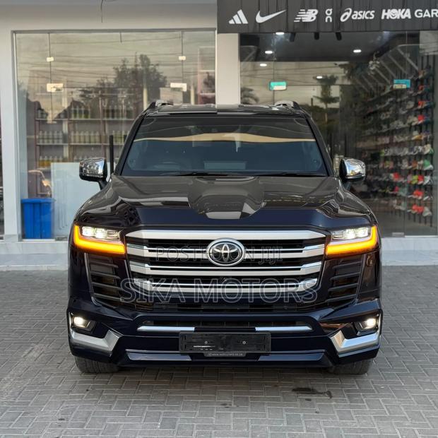 Toyota Land Cruiser 2023 Black