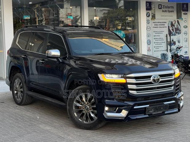 Toyota Land Cruiser 2023 Black