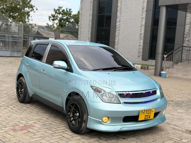 Toyota IST 2005 Blue