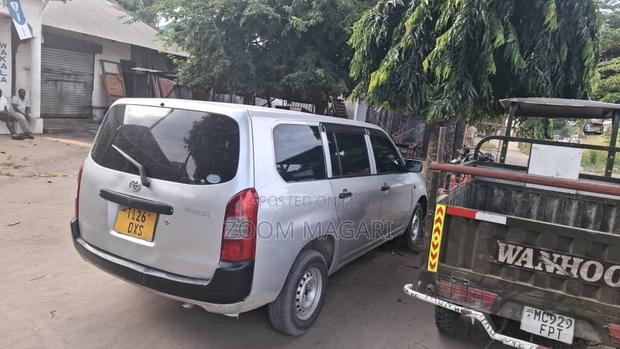 Toyota Probox 2004 Silver