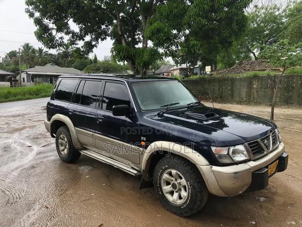 Nissan Patrol 2003 Black
