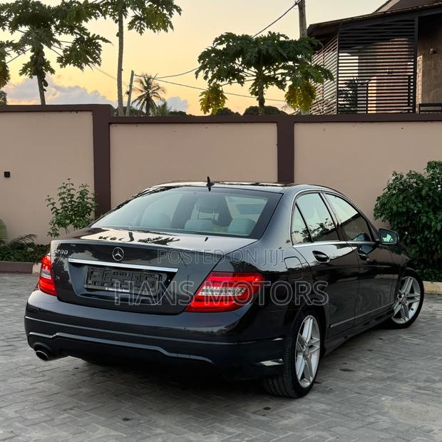 Mercedes-Benz C200 2013 Gray