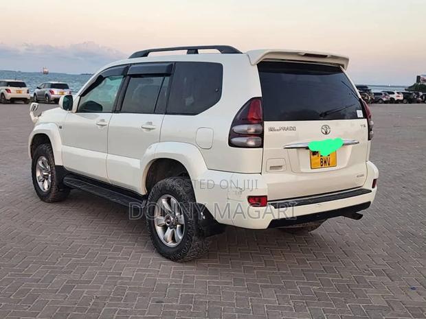 Toyota Land Cruiser Prado 2006 White