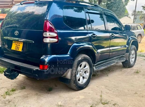 Toyota Land Cruiser Prado 2004 Black