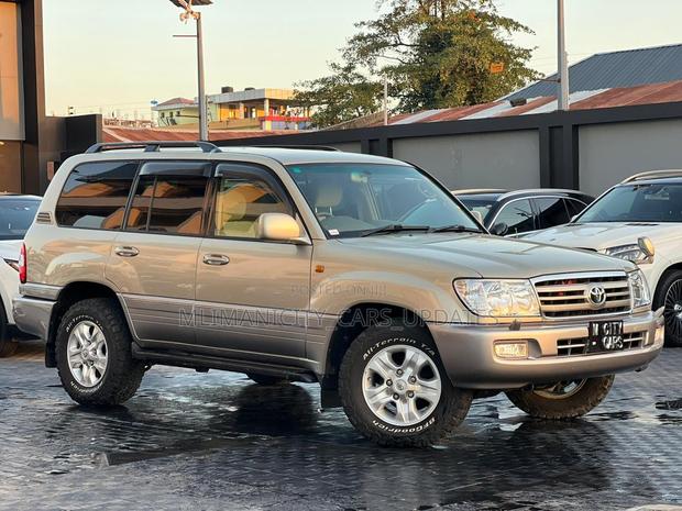 Toyota Land Cruiser 100 4.2 2006 Gray