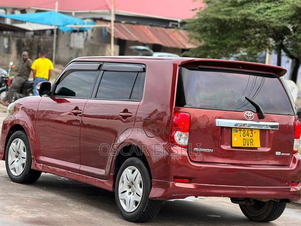Toyota Corolla Rumion 2009 Maroon