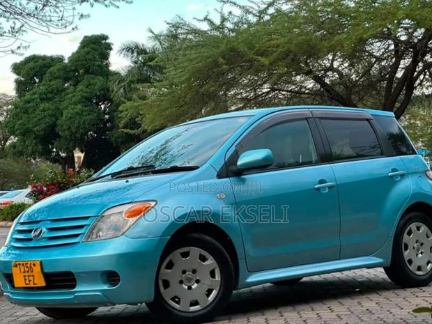 Toyota IST 2006 Green