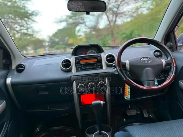 Toyota IST 2006 Green