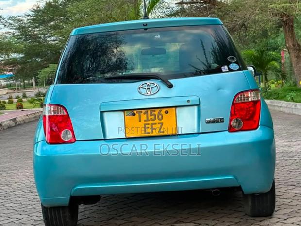 Toyota IST 2006 Green