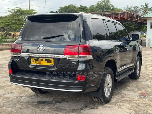 Toyota Land Cruiser 2011 Black