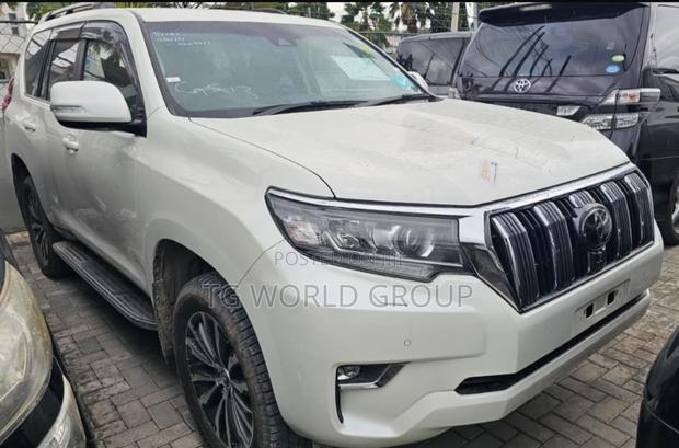 Toyota Land Cruiser Prado 2.8 2020 White