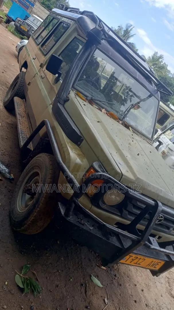 Toyota Land Cruiser 1998 Beige