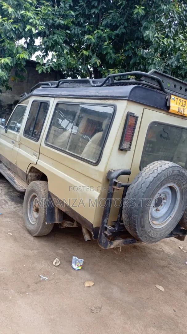 Toyota Land Cruiser 1998 Beige