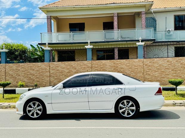Toyota Crown Royale 2005 Pearl