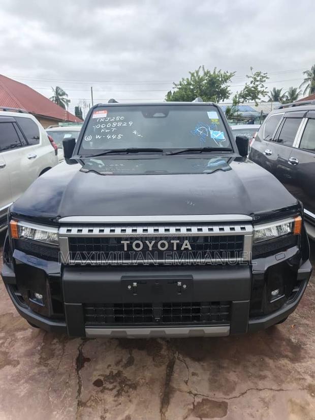 Toyota Land Cruiser Prado 2024 Black