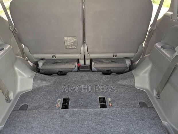 Toyota Sienta 2010 Gray