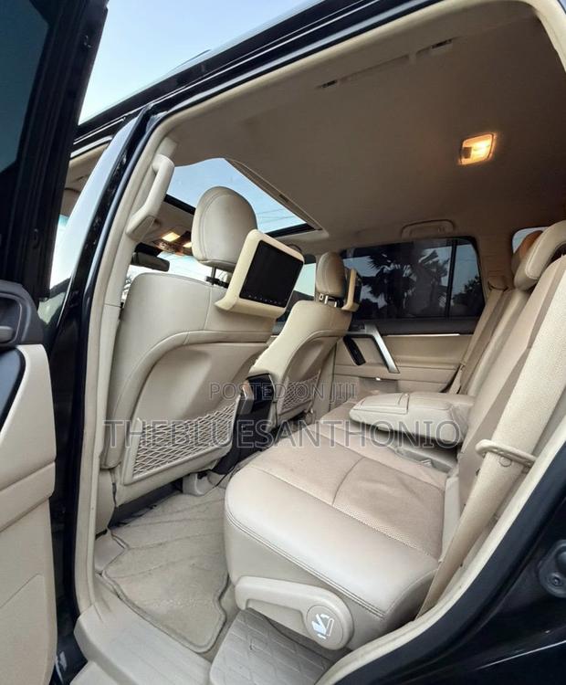 Toyota Land Cruiser Prado 2022 Black