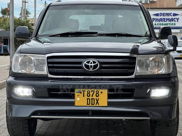 Toyota Land Cruiser 2005 Black