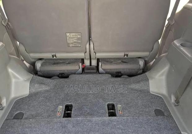 Toyota Sienta 2010 Gray