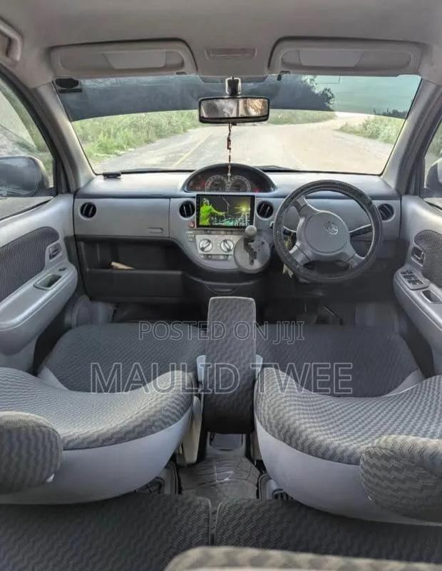 Toyota Sienta 2010 Gray