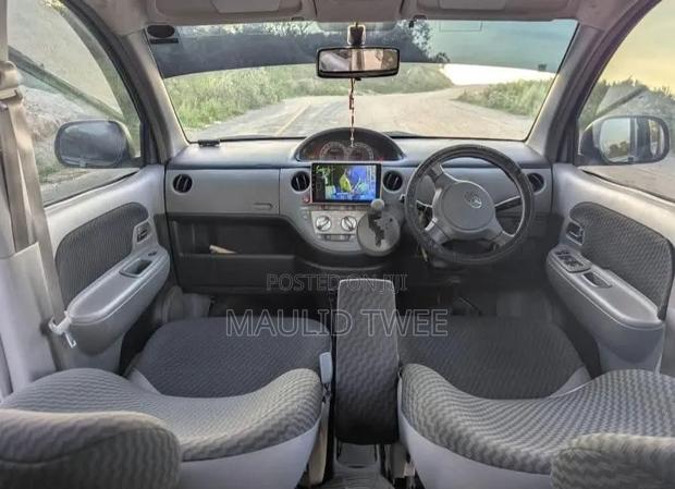 Toyota Sienta 2010 Gray