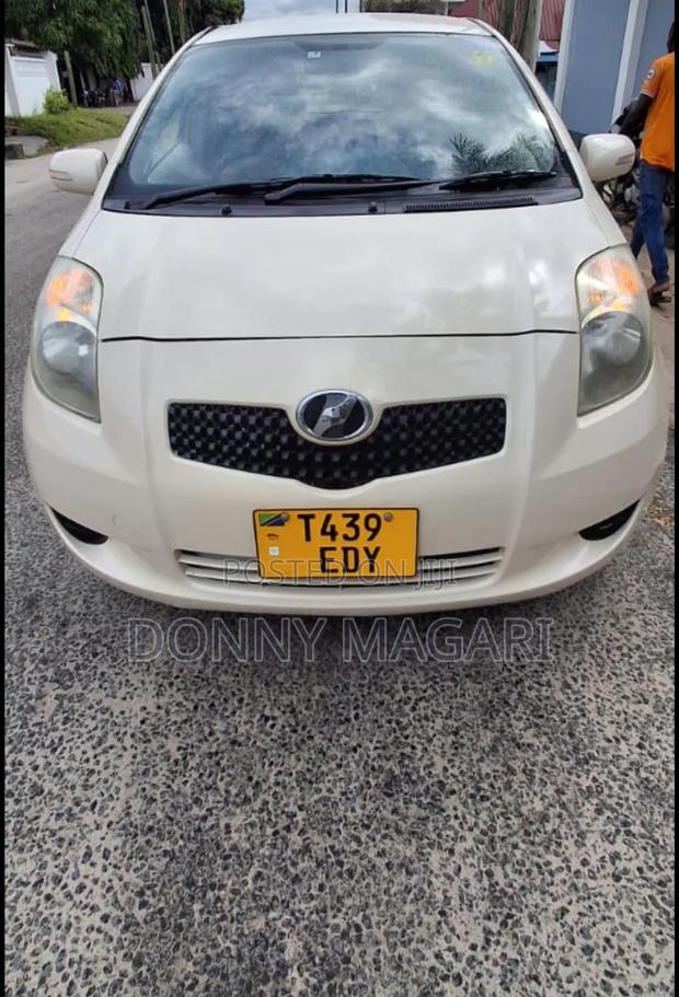 Toyota Vitz 2006 White
