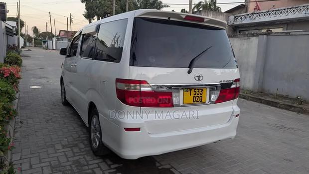 Toyota Alphard 2004 White