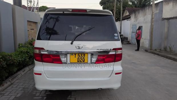 Toyota Alphard 2004 White
