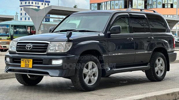 Toyota Land Cruiser 2005 Black