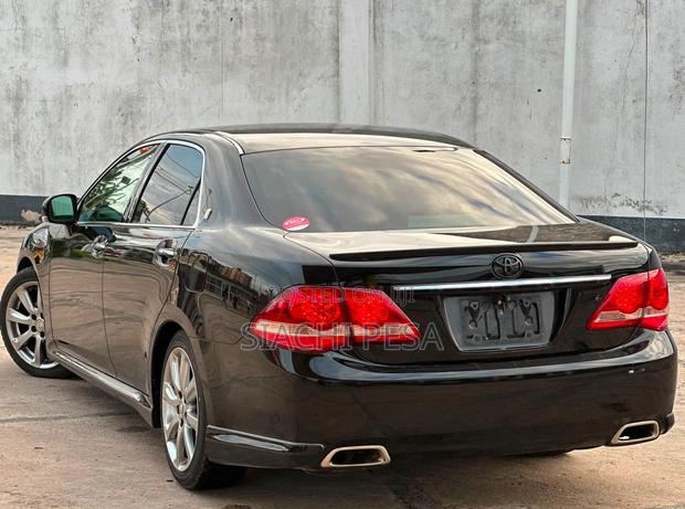 Toyota Crown 2009 Black