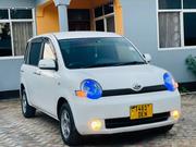 Toyota Sienta 2005 White for sale