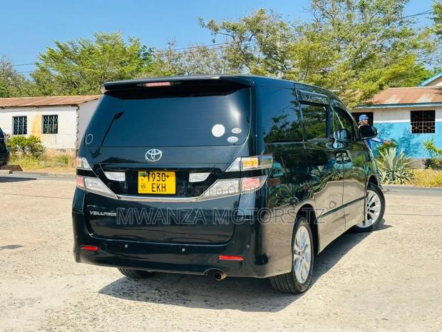 Toyota Alphard 2011 Black