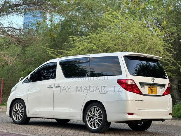 Toyota Alphard 2009 White