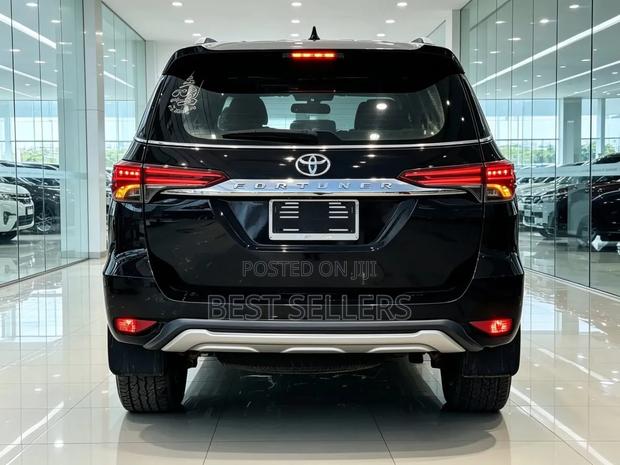 Toyota Fortuner 2017 Black
