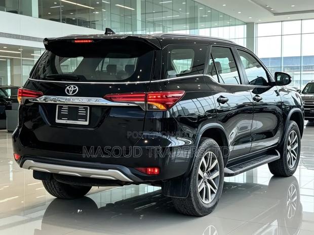 Toyota Fortuner 2017 Black