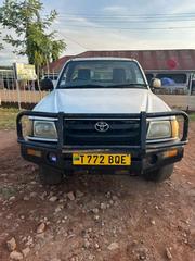 Toyota Hilux 1999 White for sale