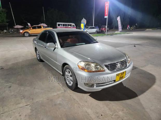 Toyota Mark II 2004 Silver