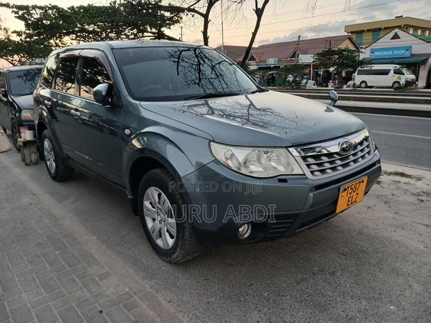 Subaru Forester 2.0D X 2009 Gray