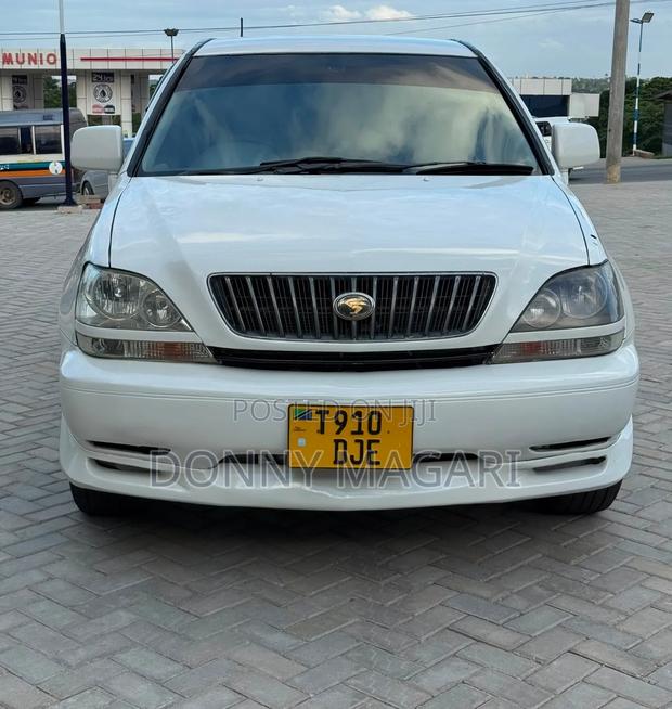 Toyota Harrier 2004 White