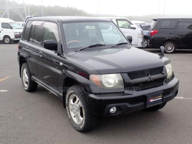 Mitsubishi Pajero IO 2004 Black