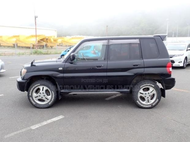 Mitsubishi Pajero IO 2004 Black