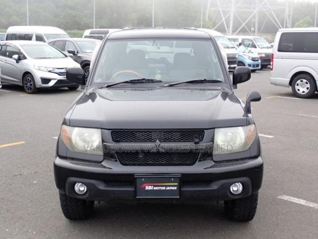 Mitsubishi Pajero IO 2004 Black