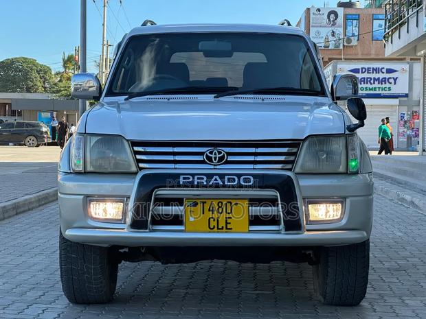 Toyota Land Cruiser Prado 2001 White