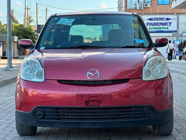 Mazda Verisa 2005 Maroon